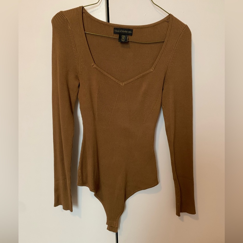 House of Harlow 1960 ⚡️CLEARANCE ⚡️ Stretch Tan Sweetheart Neckline Bodysuit